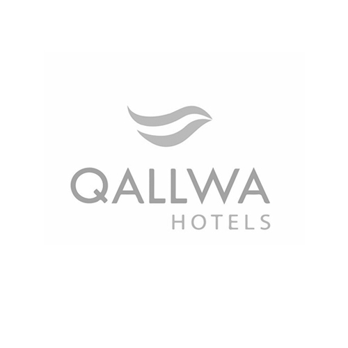 Logo de Qallwa Hotels, empresa del sector de hotelería y cliente de Clac Digital.